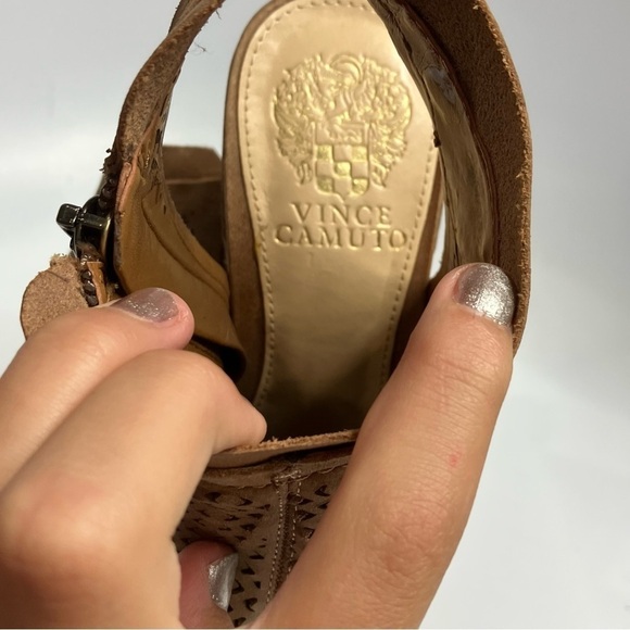 Vince Camuto leather peep toe heels size 6.5 - Picture 5 of 7